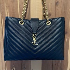 Ysl bag, SAINT LAURENT
Grain De Poudre Matelasse Chevron Monogram Shopping Bag